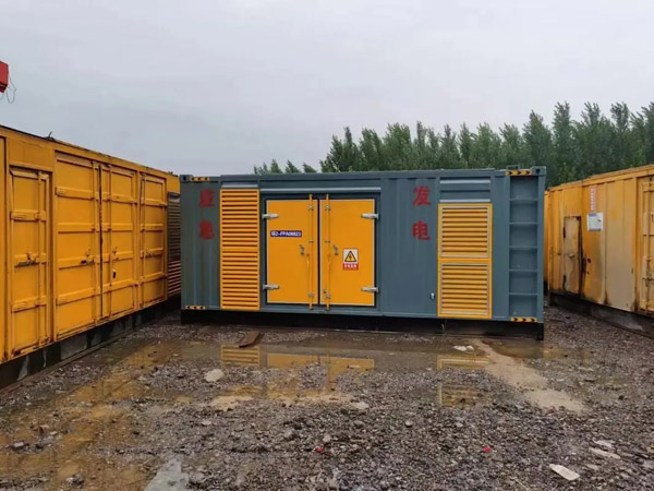 永登柴油发电机如何判断干式空气滤清器是否需要更换？