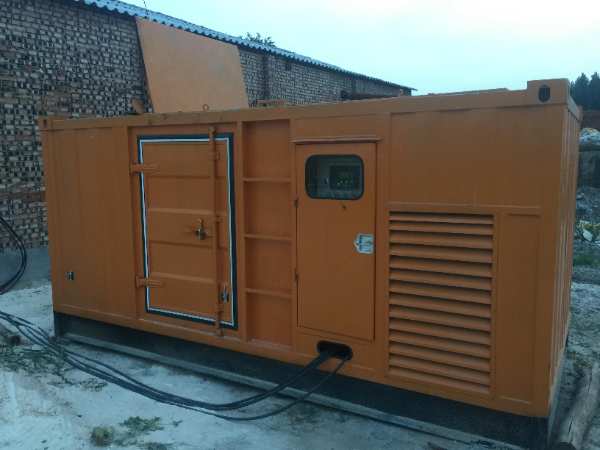 永登发电机组长期使用中，电缆线的敷设路径有哪些要求？